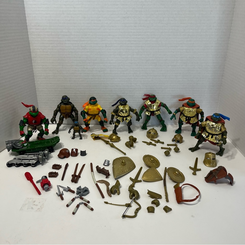 TEENAGE MUTANT NINJA TURTLES Gold knights lot of action figures